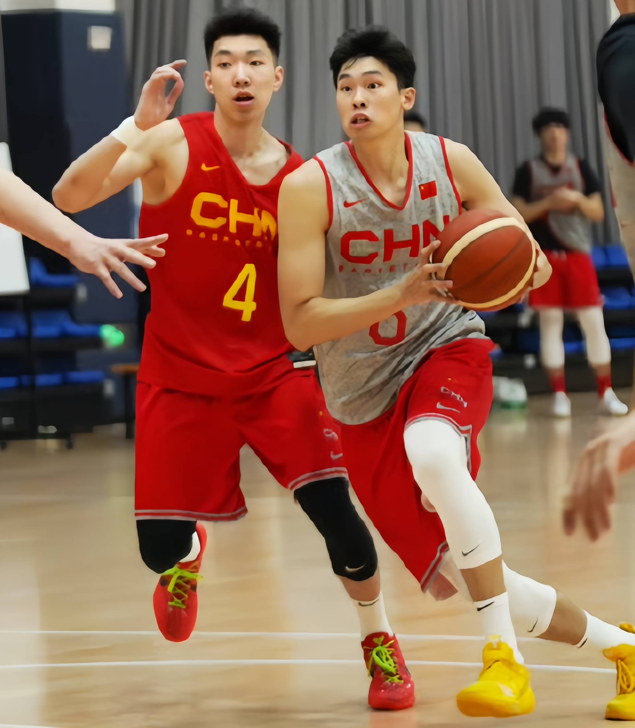包含福建男篮有机会晋级，球队人人努力的词条